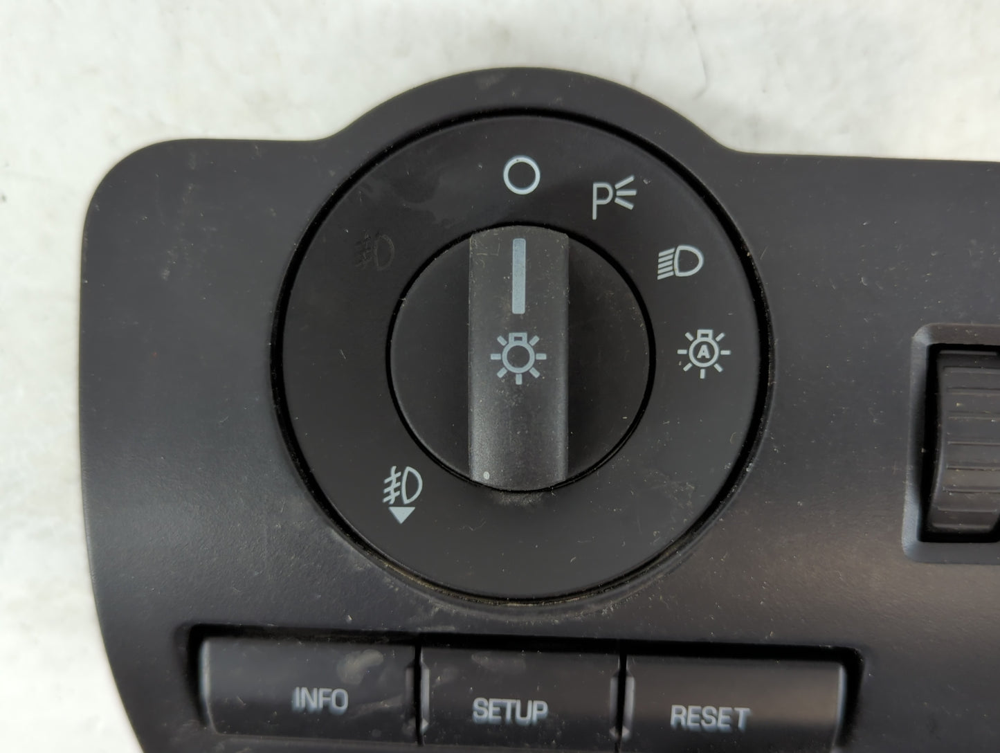 2011 Ford Mustang Headlight Lamp Control Switch - Oemusedautoparts1.com