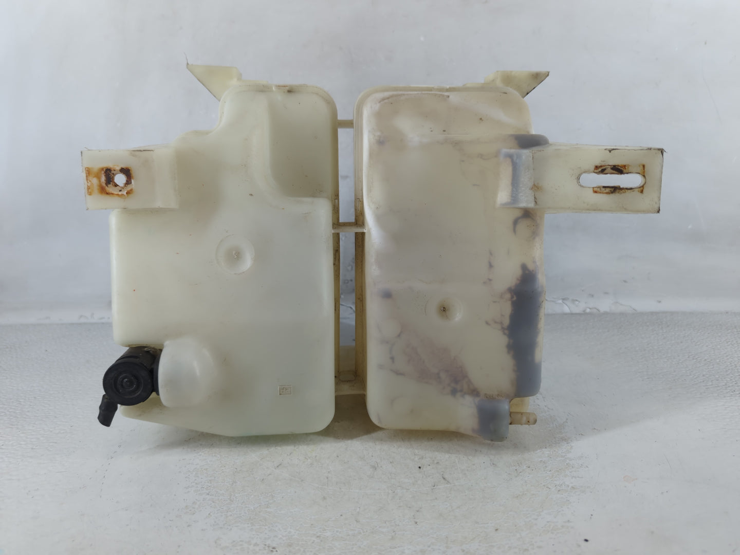 2002-2011 Ford Ranger Windshield Washer Fluid Reservoir Bottle Oem - Oemusedautoparts1.com