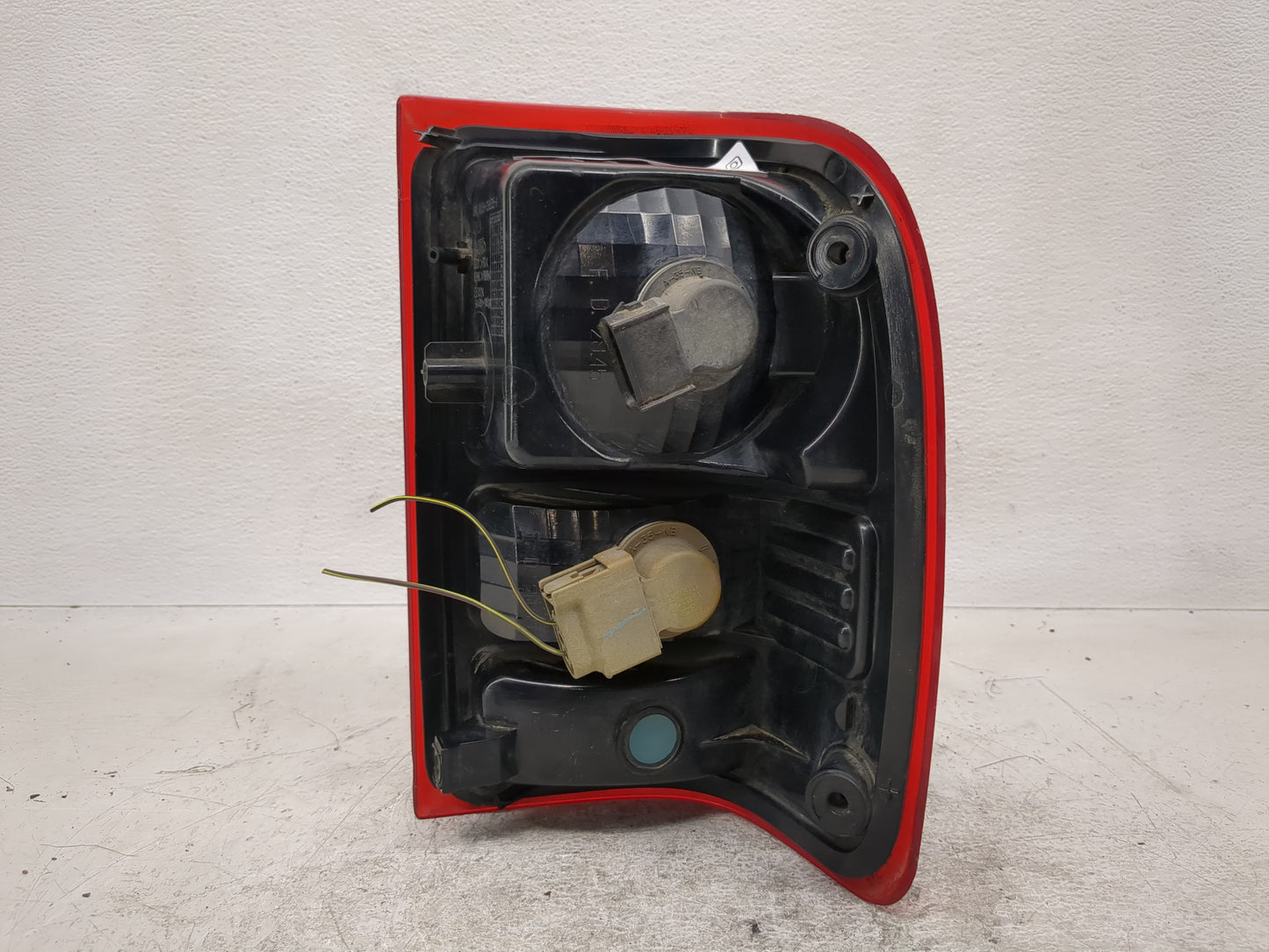 2006-2011 Ford Ranger Tail Light Assembly Passenger Right OEM P/N:6L54-13B505-A Fits Fits 2006 2007 2008 2009 2010 2011 OEM 