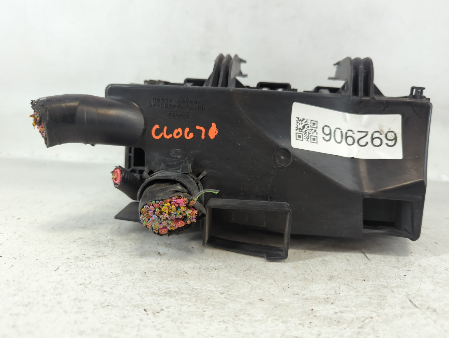 2011 Ford Taunus Fusebox Fuse Box Panel Relay Module P/N:8G11-14A003-AC Fits Fits 2010 2012 OEM Used Auto Parts - Oemusedaut