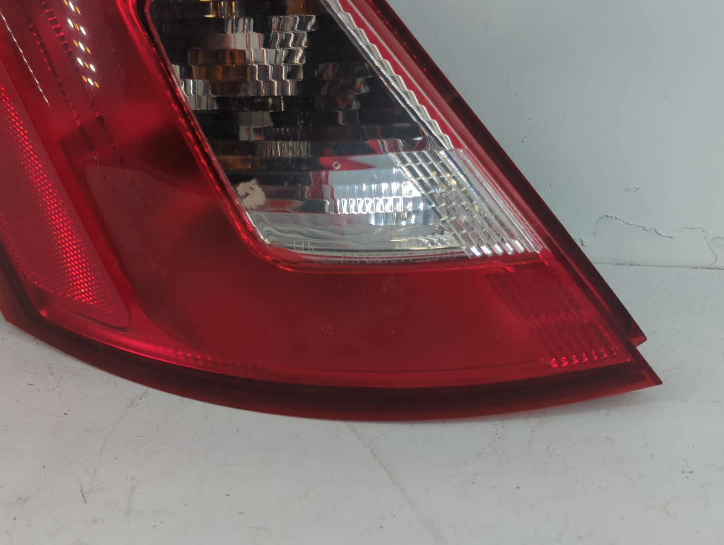 2010-2012 Ford Taurus Tail Light Assembly Driver Left OEM P/N:AG13-13B505-A Fits Fits 2010 2011 2012 OEM Used Auto Parts - O