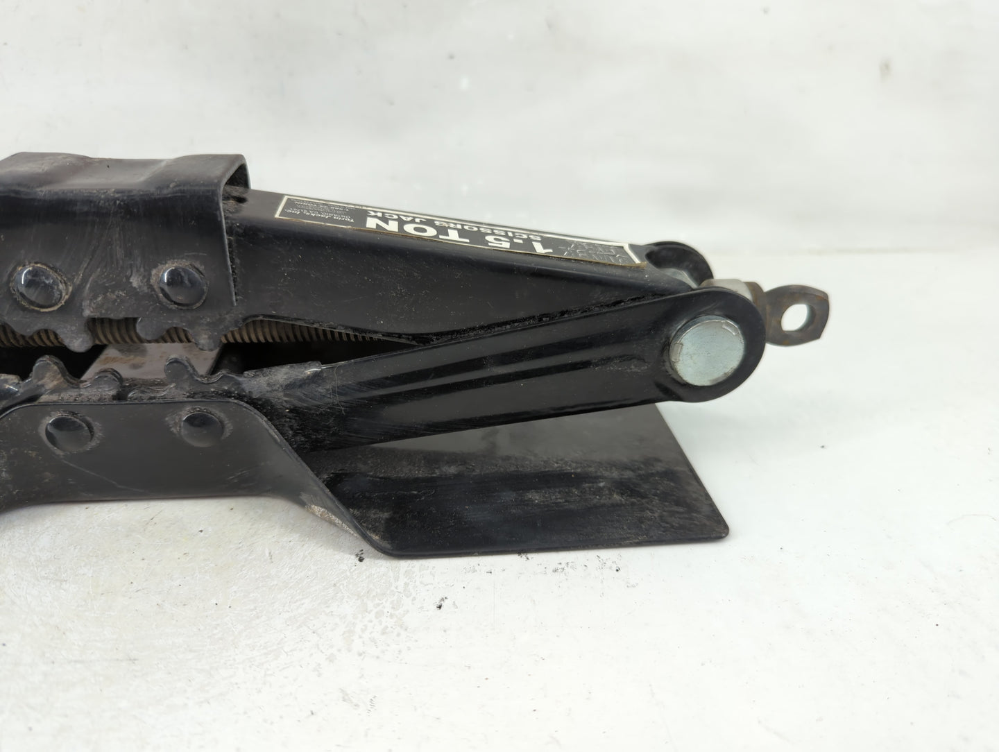 2011 Ford Taurus Spare Scissor Car Jack 1123448 - Oemusedautoparts1.com