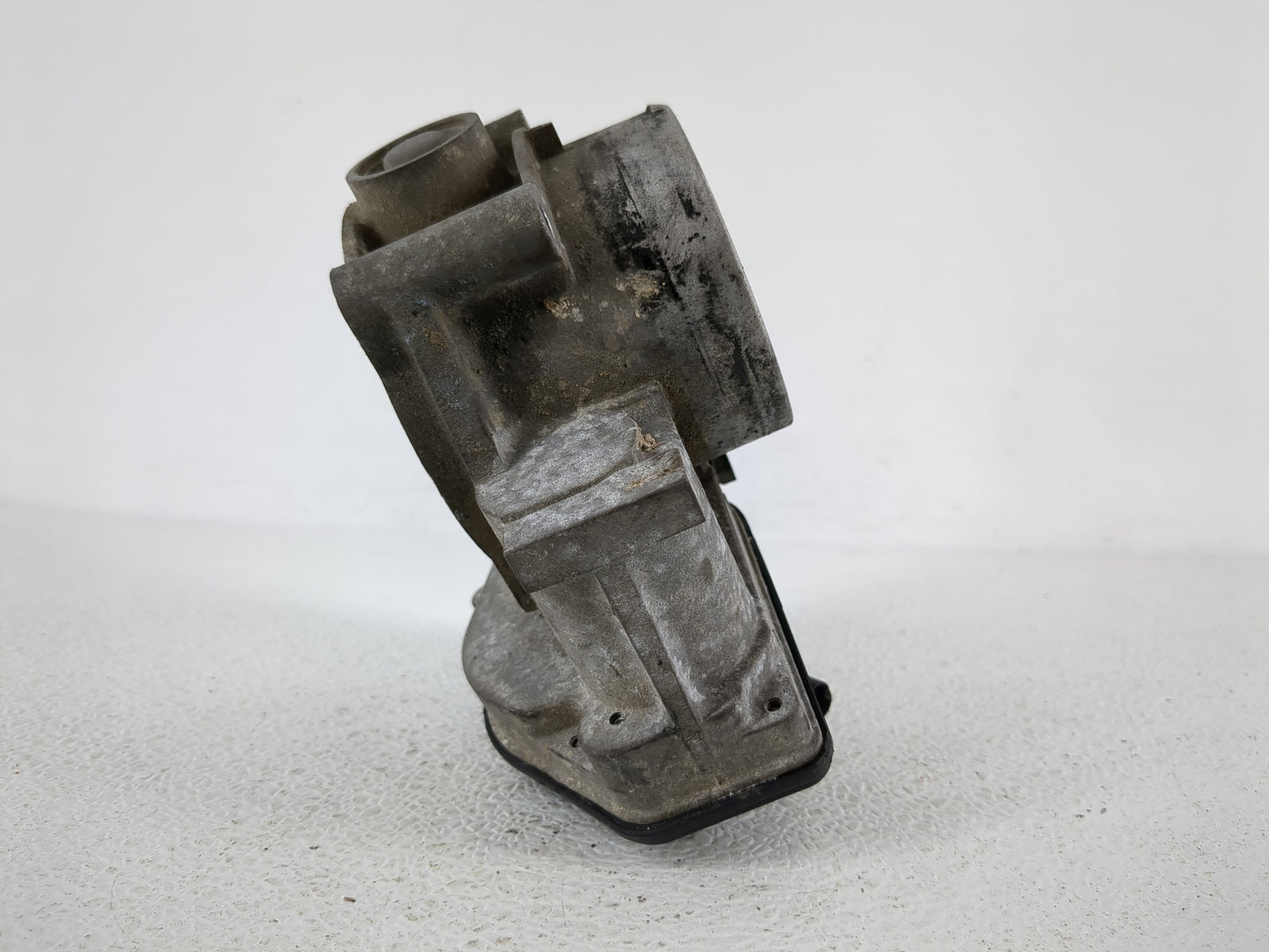 2008-2012 Ford Taurus Throttle Body P/N:7T4E-9F991-GA Fits Fits 2007 2008 2009 2010 2011 2012 2013 2014 OEM Used Auto Parts 