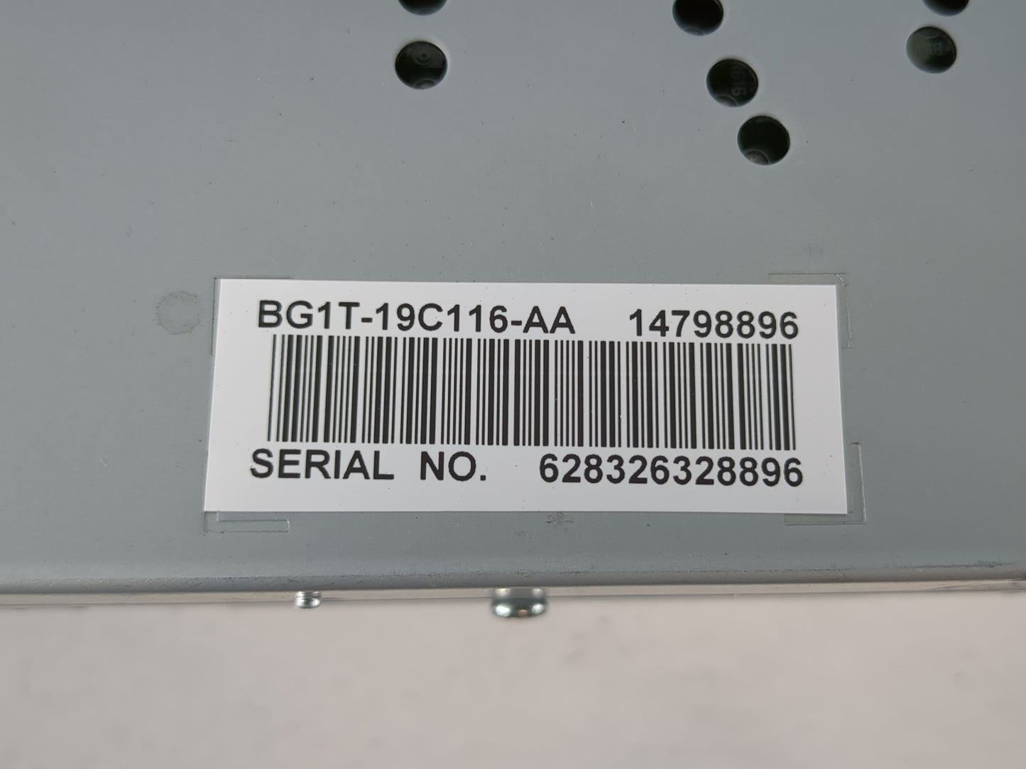 2010-2011 Ford Taurus Radio AM FM Cd Player Receiver Replacement P/N:BG1T-19C116-AA Fits Fits 2010 2011 OEM Used Auto Parts 