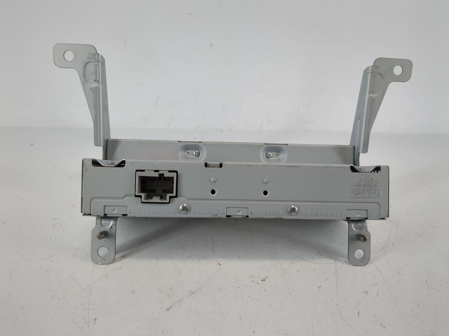 2010-2011 Ford Taurus Radio AM FM Cd Player Receiver Replacement P/N:BG1T-19C116-AA Fits Fits 2010 2011 OEM Used Auto Parts 