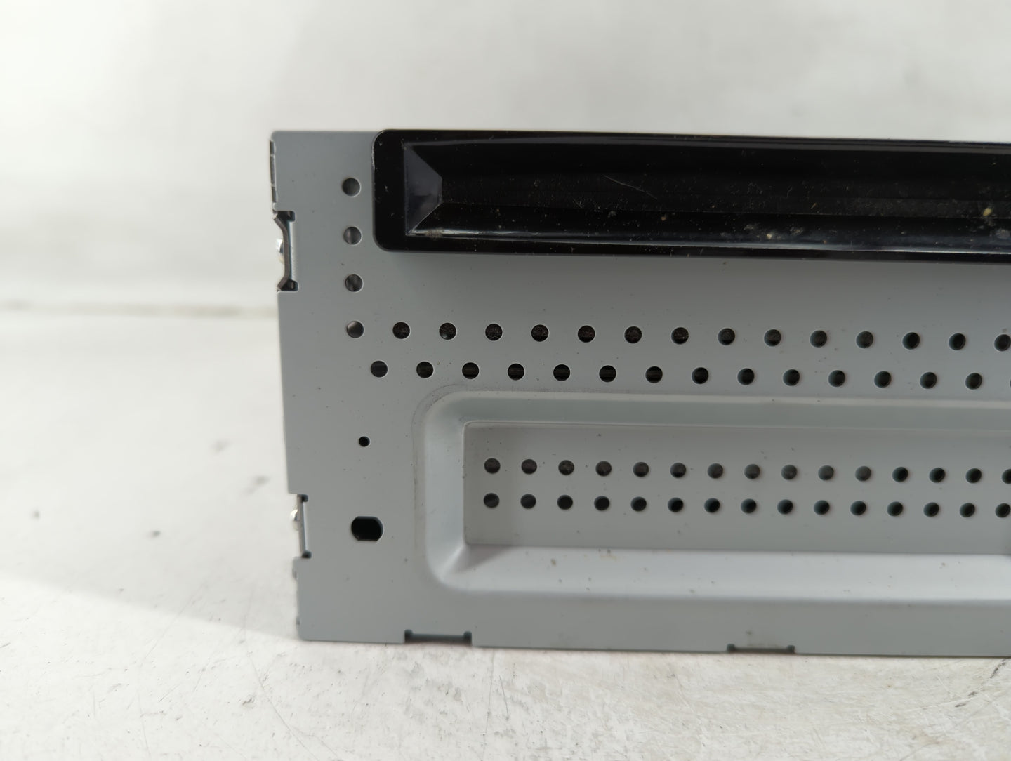 2010-2011 Ford Taurus Radio AM FM Cd Player Receiver Replacement Fits Fits 2010 2011 OEM Used Auto Parts - Oemusedautoparts1