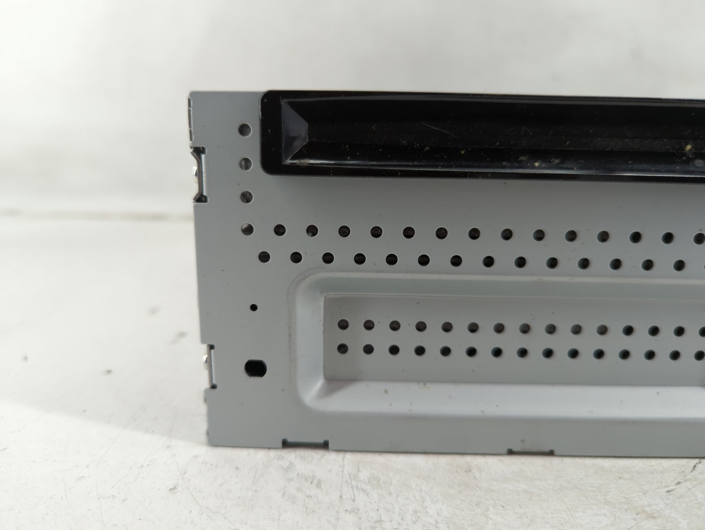 2010-2011 Ford Taurus Radio AM FM Cd Player Receiver Replacement Fits Fits 2010 2011 OEM Used Auto Parts - Oemusedautoparts1