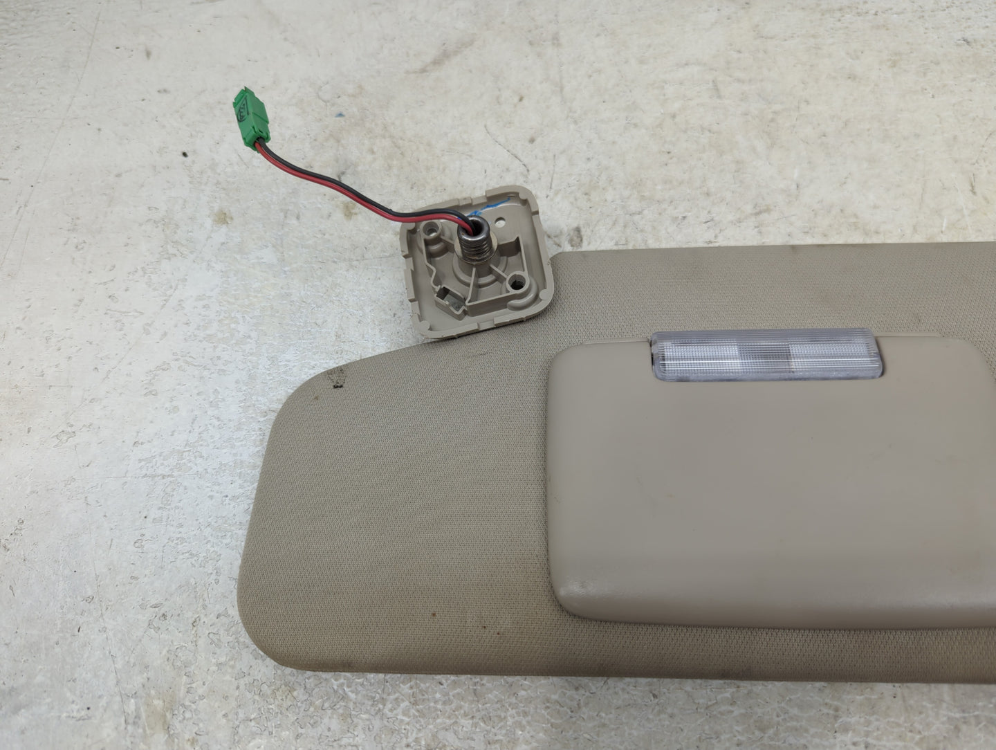 2010-2011 Ford Taurus Sun Visor Shade Replacement Driver Left Mirror Fits Fits 2010 2011 OEM Used Auto Parts - Oemusedautopa
