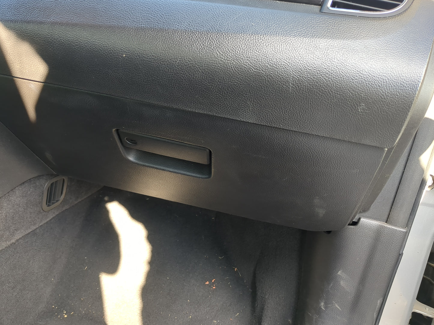 2011 Ford Taurus Passenger Glove Box Door Storage Compartment - Oemusedautoparts1.com