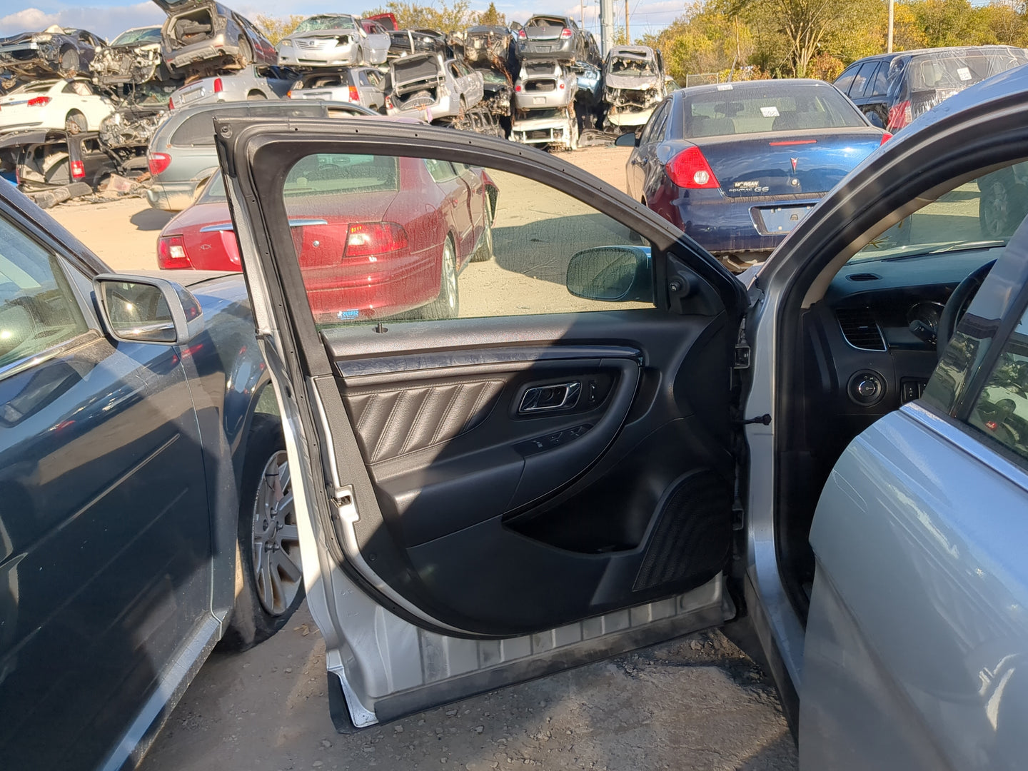 2010-2019 Ford Taurus Driver Front Door Oem 1198416 - Oemusedautoparts1.com