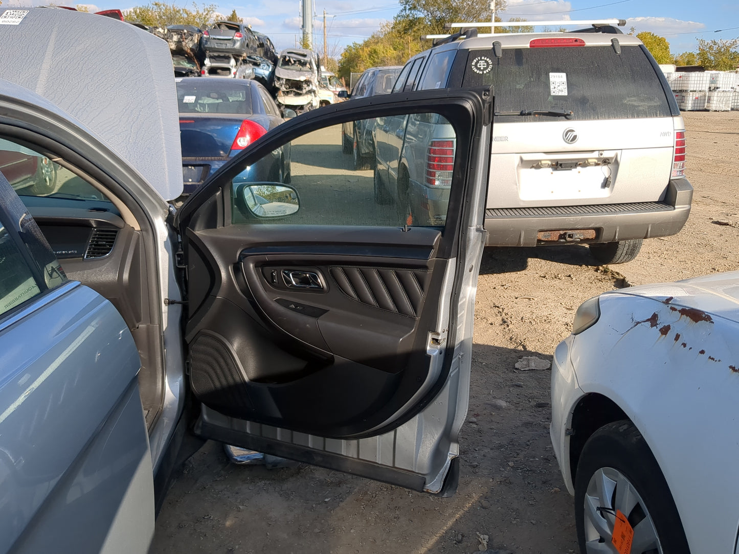 2010-2019 Ford Taurus Passenger Front Door Oem - Oemusedautoparts1.com