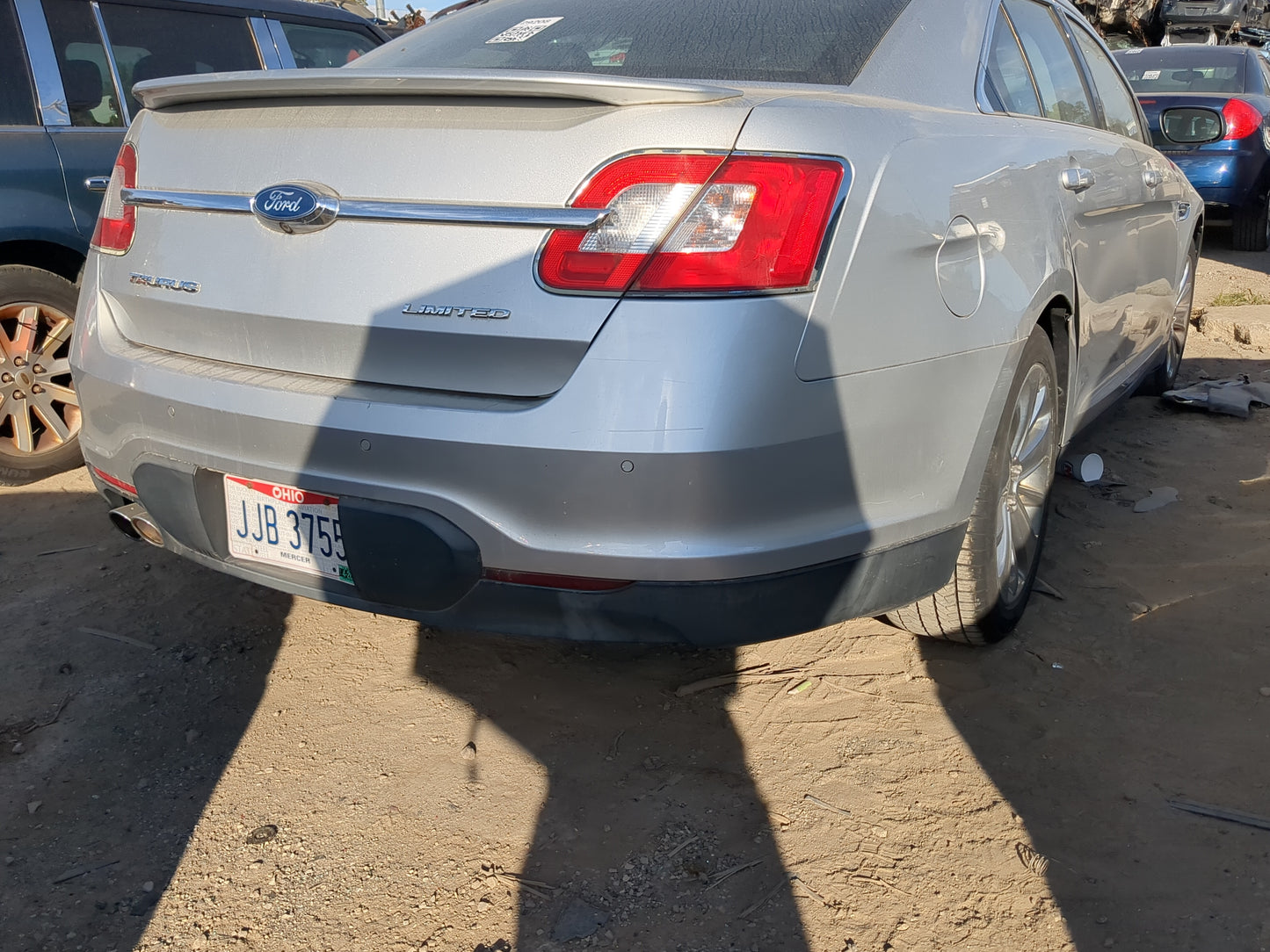 2010-2012 Ford Taurus Rear Bumper Assembly Oem - Oemusedautoparts1.com
