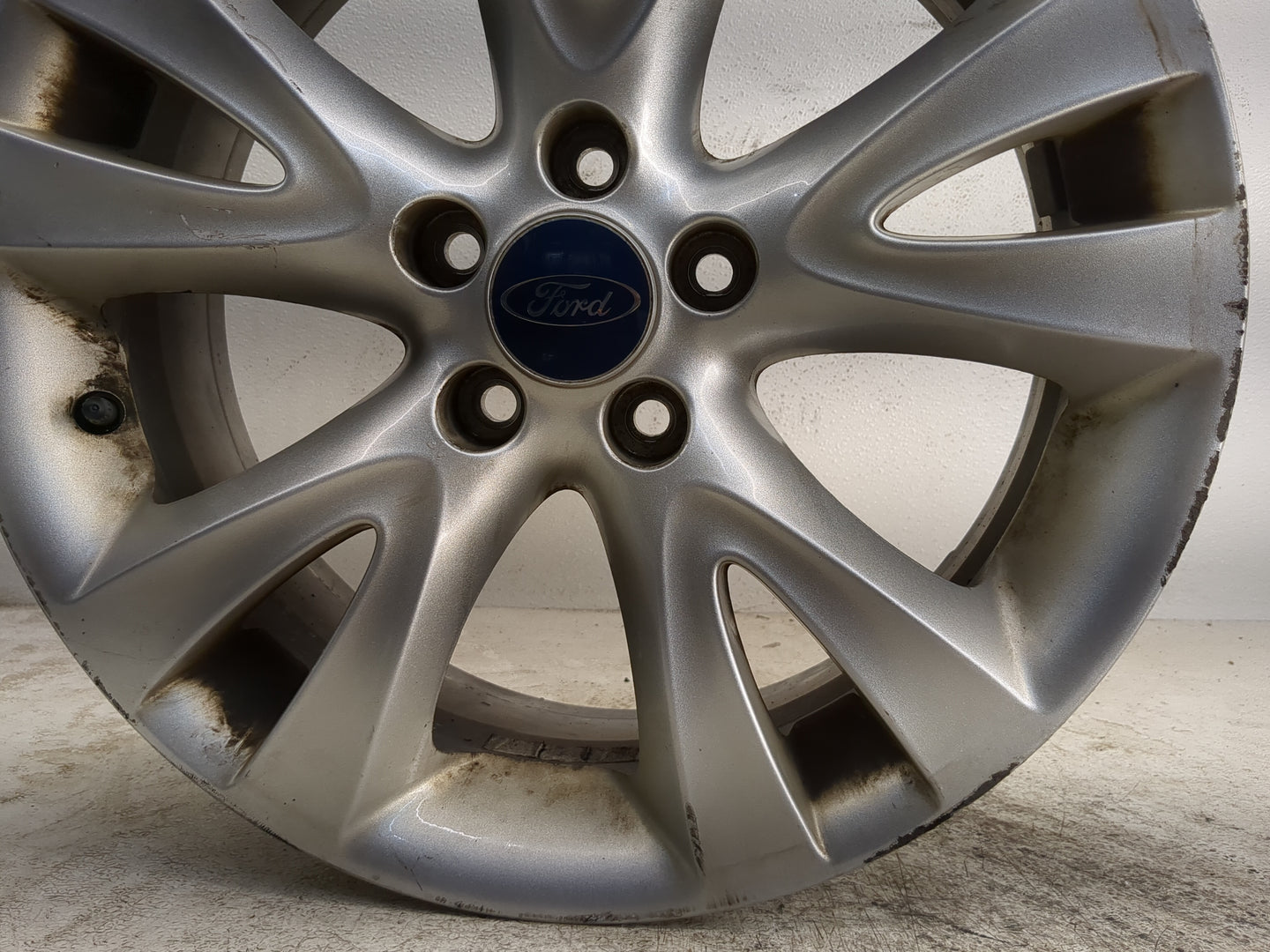 2010-2012 Ford Taurus Oem Wheel Rim - Oemusedautoparts1.com