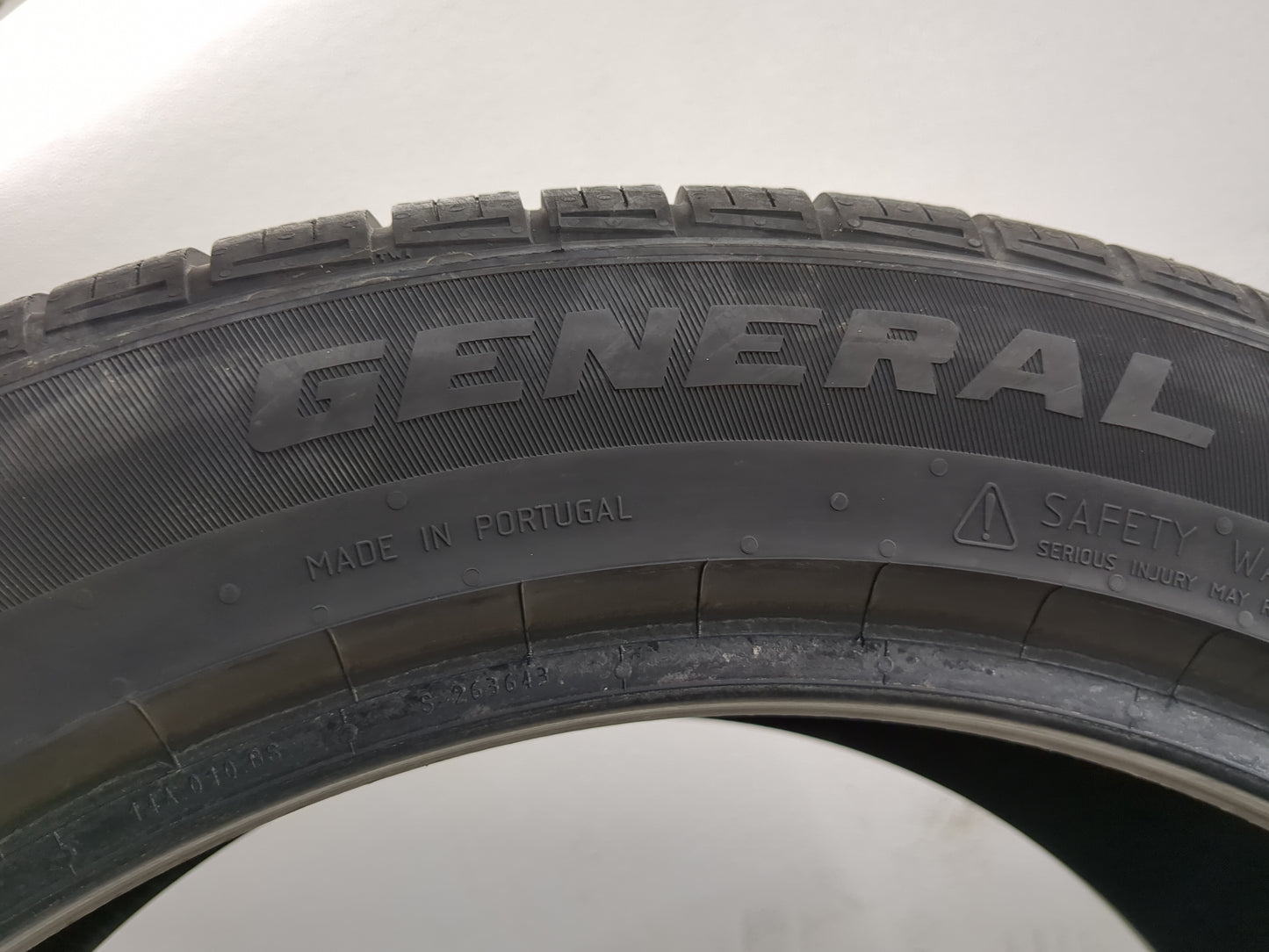Used Tire 255/45R19 GENERAL ALTIMAX RT45 104V - Tread Depth 9.5/32 - Oemusedautoparts1.com