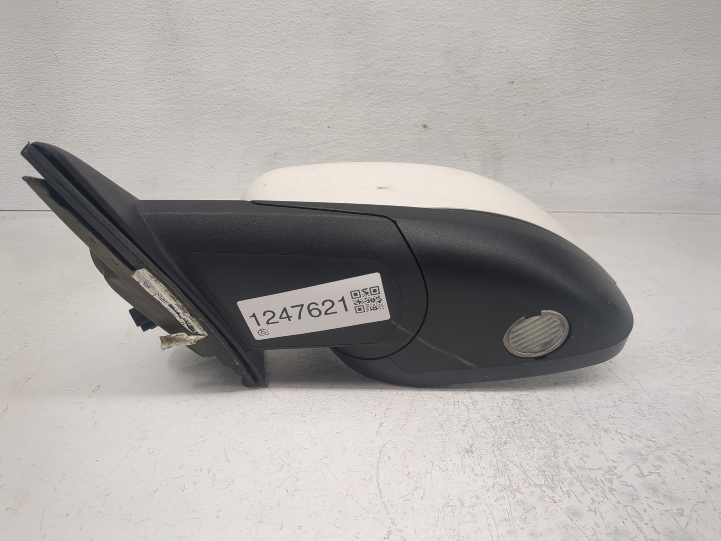 2010-2019 Ford Taurus Side Mirror Replacement Driver Left View Door Mirror Fits OEM Used Auto Parts - Oemusedautoparts1.com