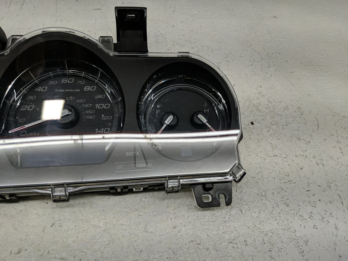 2011-2012 Ford Taurus Instrument Cluster Speedometer Gauges P/N:BG1T-10849-EF Fits Fits 2011 2012 OEM Used Auto Parts - Oemu