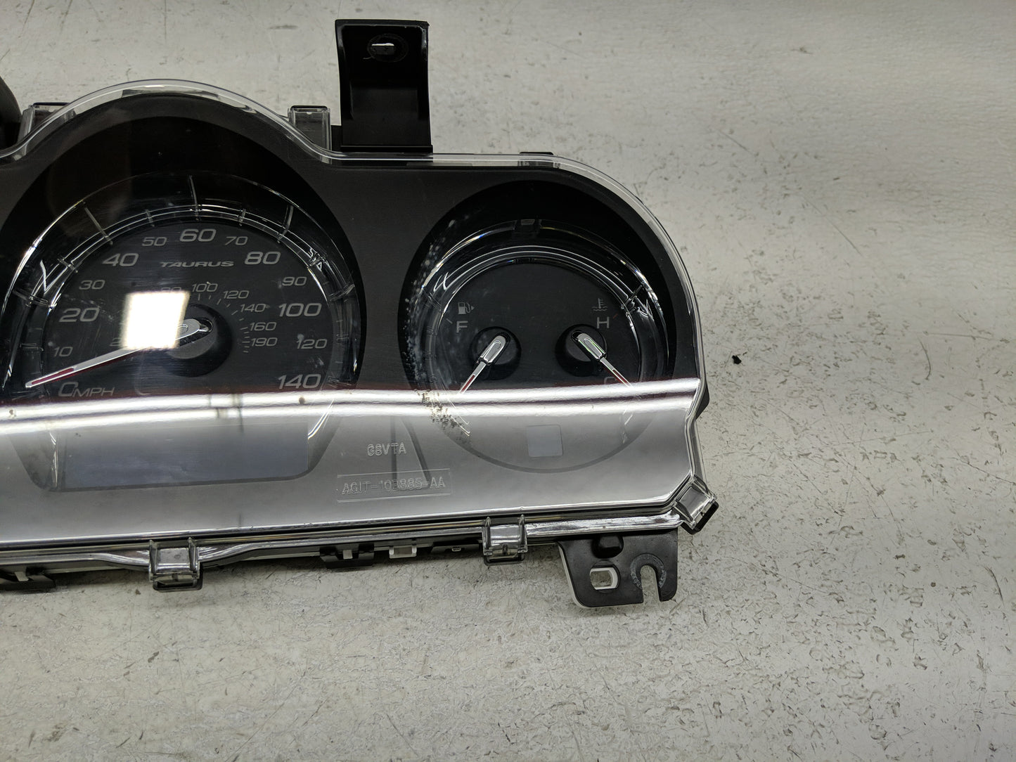 2011-2012 Ford Taurus Instrument Cluster Speedometer Gauges P/N:BG1T-10849-EF Fits Fits 2011 2012 OEM Used Auto Parts - Oemu