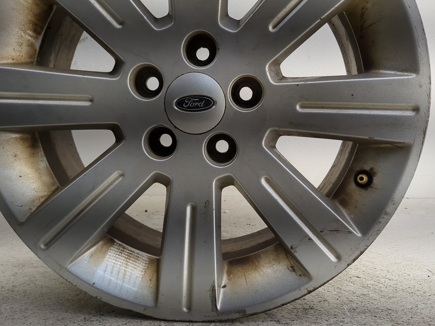 2010-2012 Ford Taurus Oem Wheel Rim 1290734 - Oemusedautoparts1.com