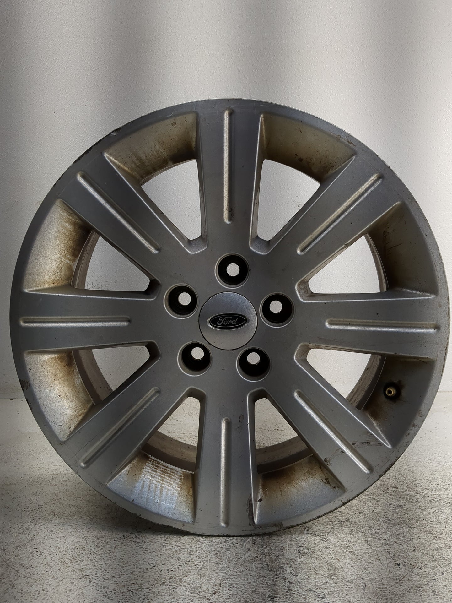 2010-2012 Ford Taurus Oem Wheel Rim 1290734 - Oemusedautoparts1.com
