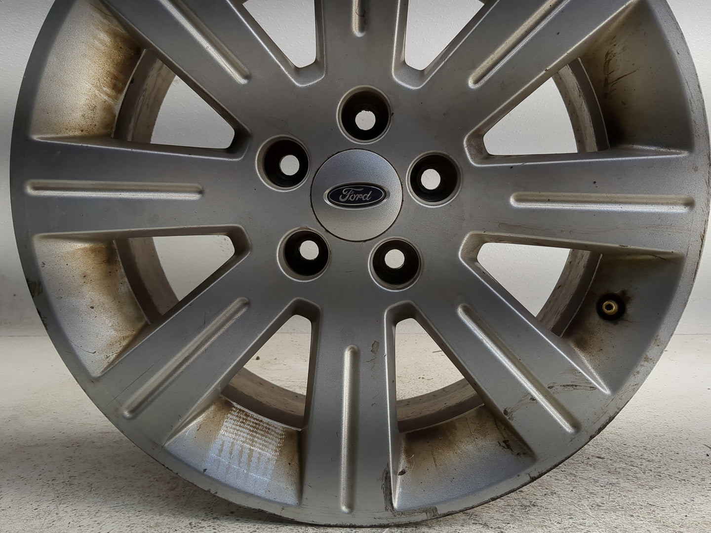 2010-2012 Ford Taurus Oem Wheel Rim 1290734 - Oemusedautoparts1.com