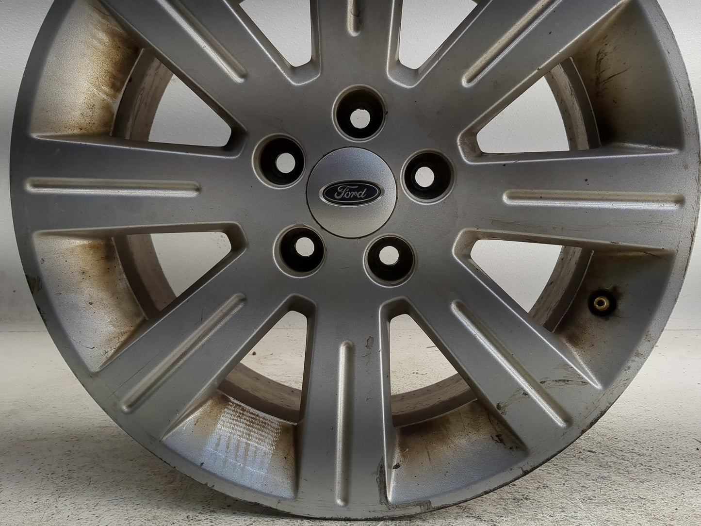 2010-2012 Ford Taurus Oem Wheel Rim 1290734 - Oemusedautoparts1.com