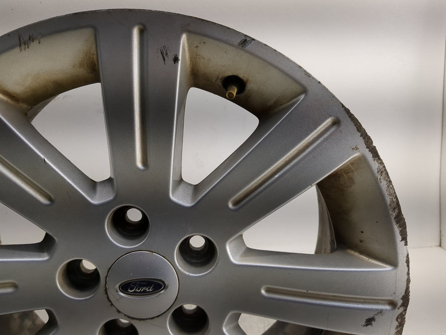 2010-2012 Ford Taurus Oem Wheel Rim 1290735 - Oemusedautoparts1.com