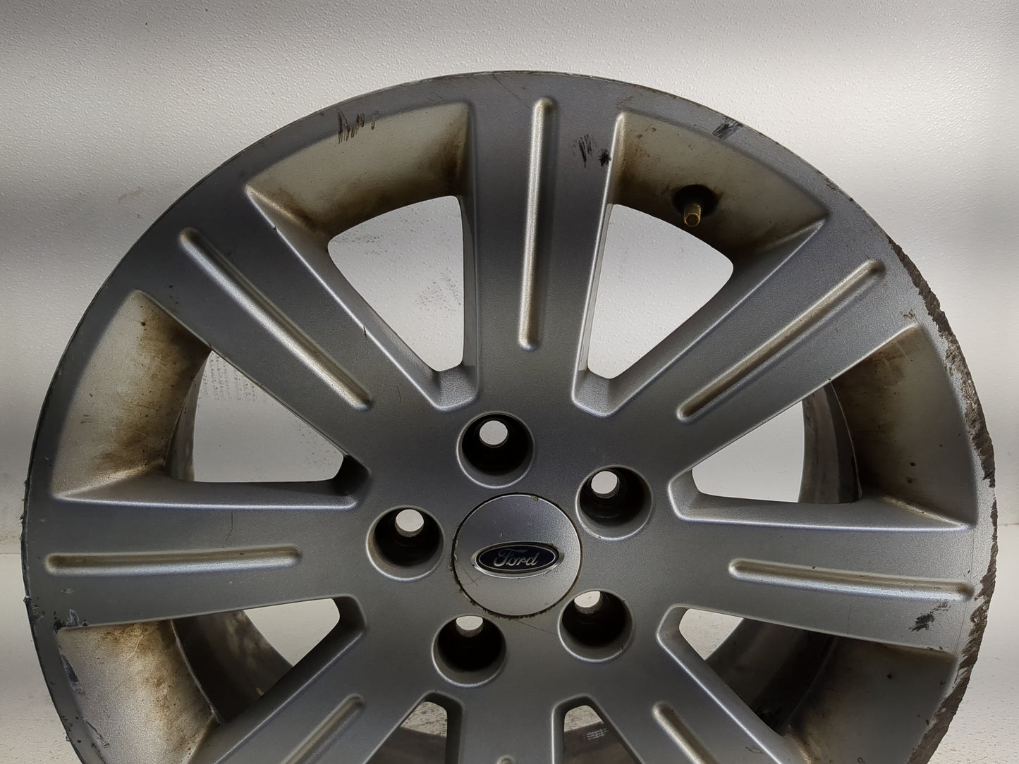2010-2012 Ford Taurus Oem Wheel Rim 1290735 - Oemusedautoparts1.com