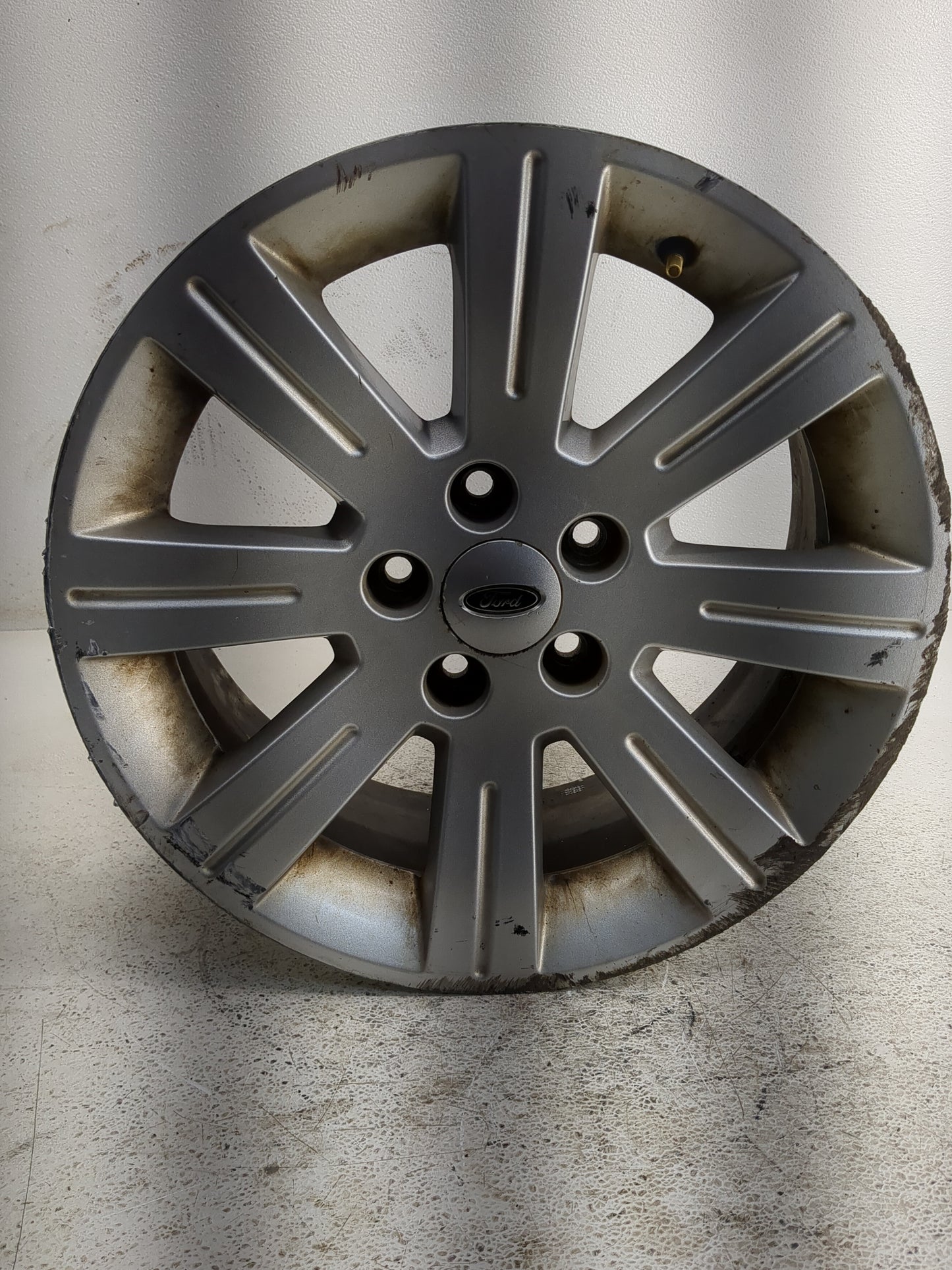 2010-2012 Ford Taurus Oem Wheel Rim 1290735 - Oemusedautoparts1.com