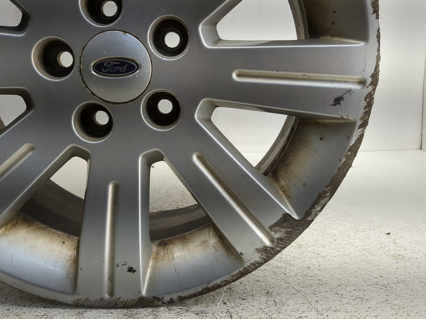 2010-2012 Ford Taurus Oem Wheel Rim 1290735 - Oemusedautoparts1.com
