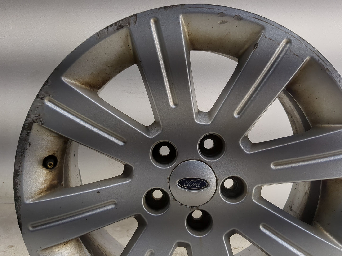 2010-2012 Ford Taurus Oem Wheel Rim 1290737 - Oemusedautoparts1.com
