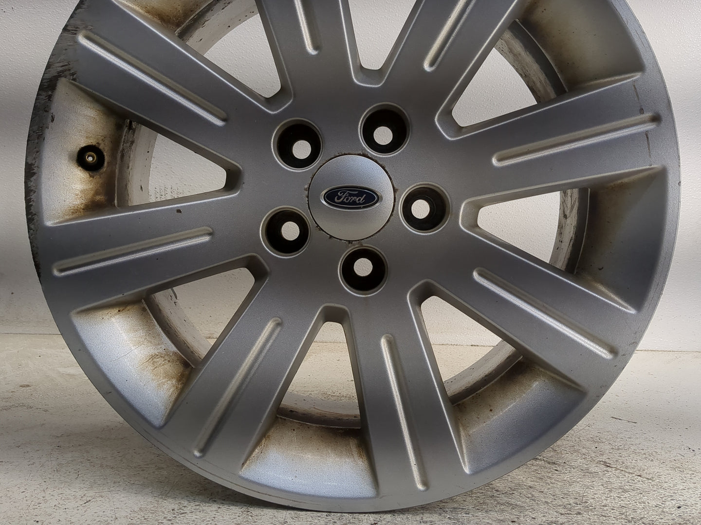 2010-2012 Ford Taurus Oem Wheel Rim 1290737 - Oemusedautoparts1.com