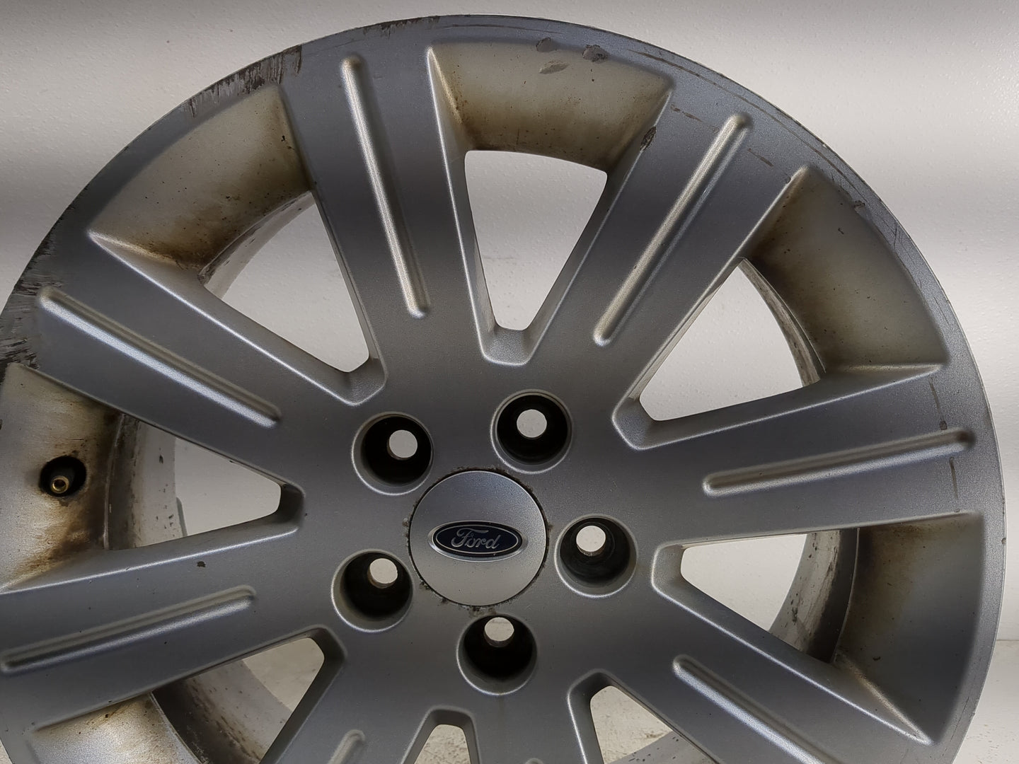2010-2012 Ford Taurus Oem Wheel Rim 1290737 - Oemusedautoparts1.com