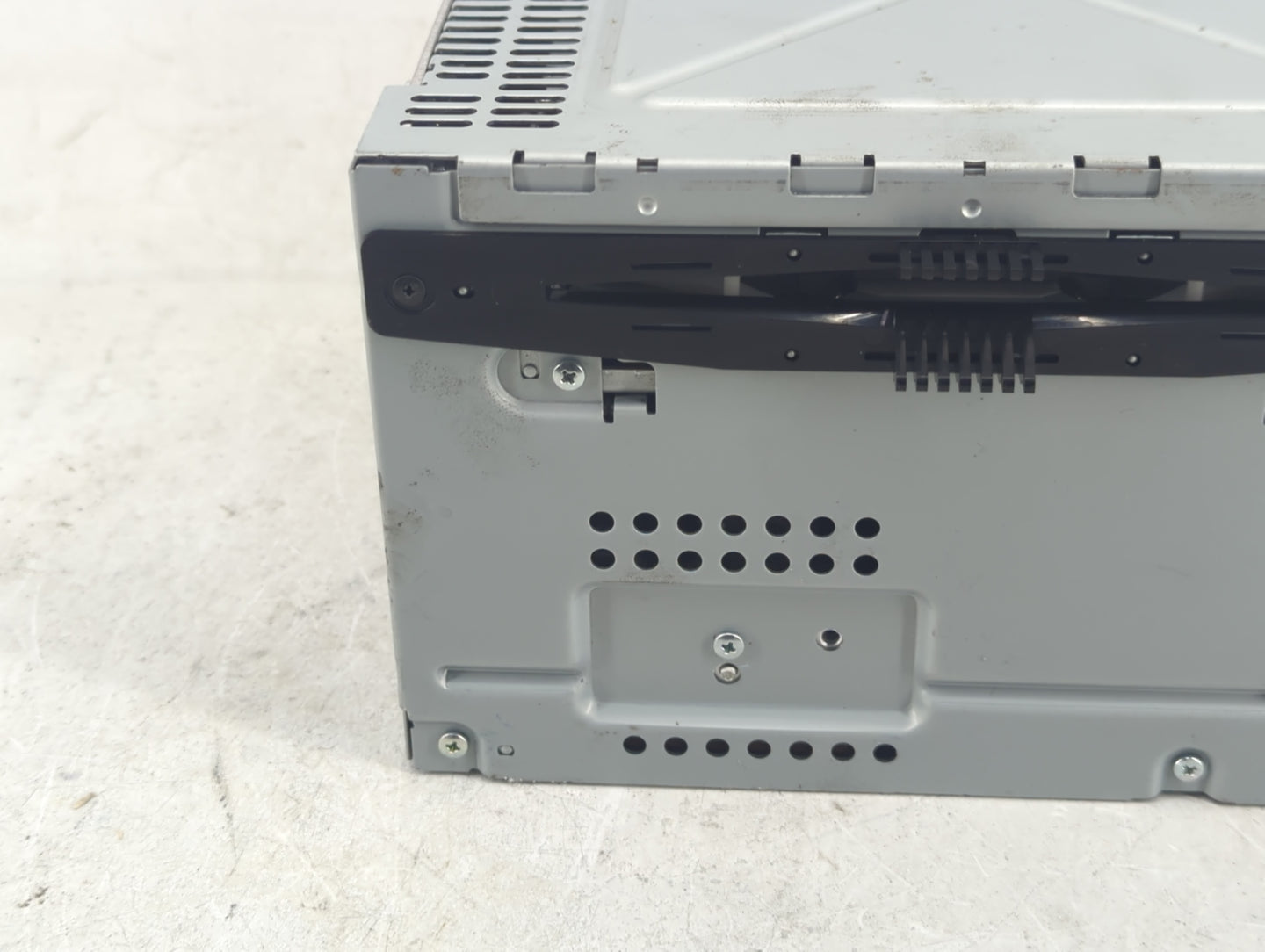 2011-2012 Ford Taurus Radio AM FM Cd Player Receiver Replacement P/N:BG1T-19C107-AA Fits Fits 2011 2012 OEM Used Auto Parts 