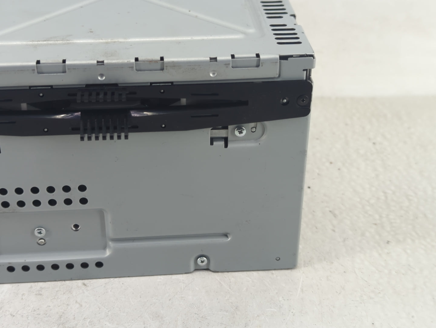 2011-2012 Ford Taurus Radio AM FM Cd Player Receiver Replacement P/N:BG1T-19C107-AA Fits Fits 2011 2012 OEM Used Auto Parts 