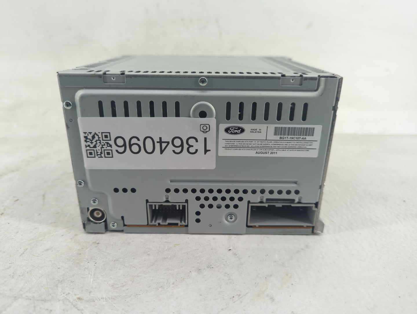 2011-2012 Ford Taurus Radio AM FM Cd Player Receiver Replacement P/N:BG1T-19C107-AA Fits Fits 2011 2012 OEM Used Auto Parts 