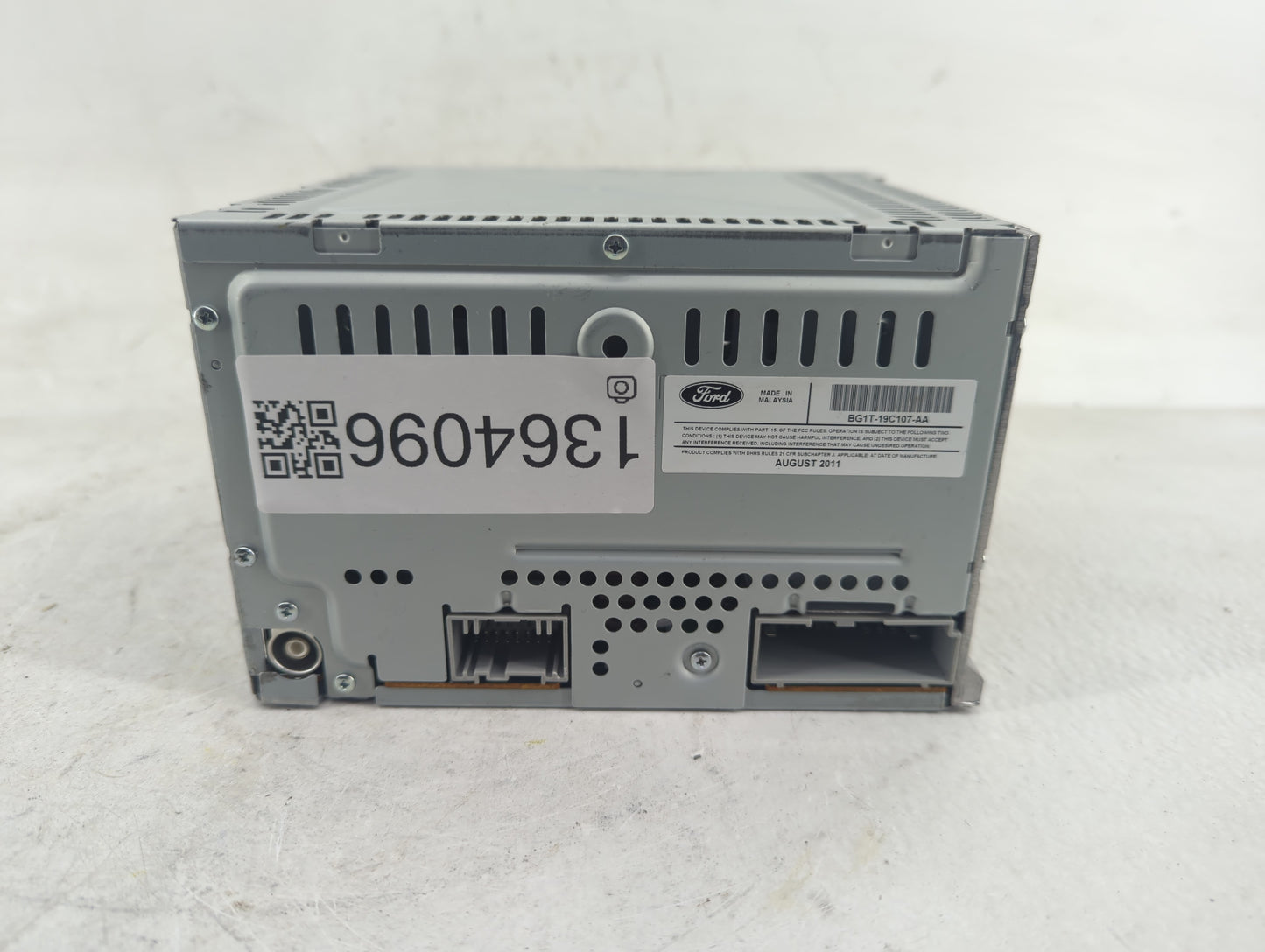 2011-2012 Ford Taurus Radio AM FM Cd Player Receiver Replacement P/N:BG1T-19C107-AA Fits Fits 2011 2012 OEM Used Auto Parts 