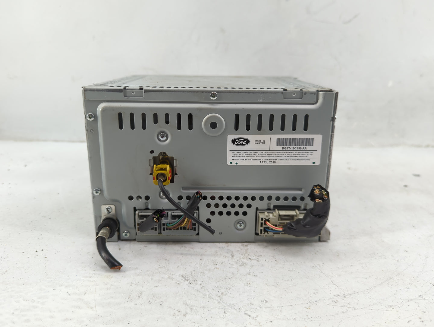 2011-2012 Ford Taurus Radio AM FM Cd Player Receiver Replacement P/N:BG1T-19C159-AA Fits Fits 2011 2012 OEM Used Auto Parts 