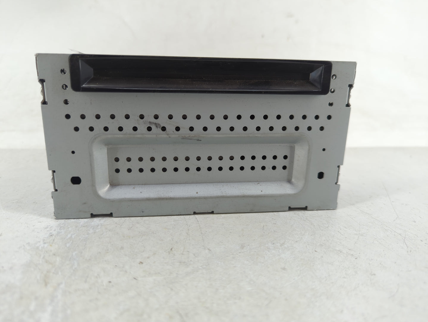 2011 Ford Taurus Radio AM FM Cd Player Receiver Replacement P/N:UQW1317 Fits OEM Used Auto Parts - Oemusedautoparts1.com