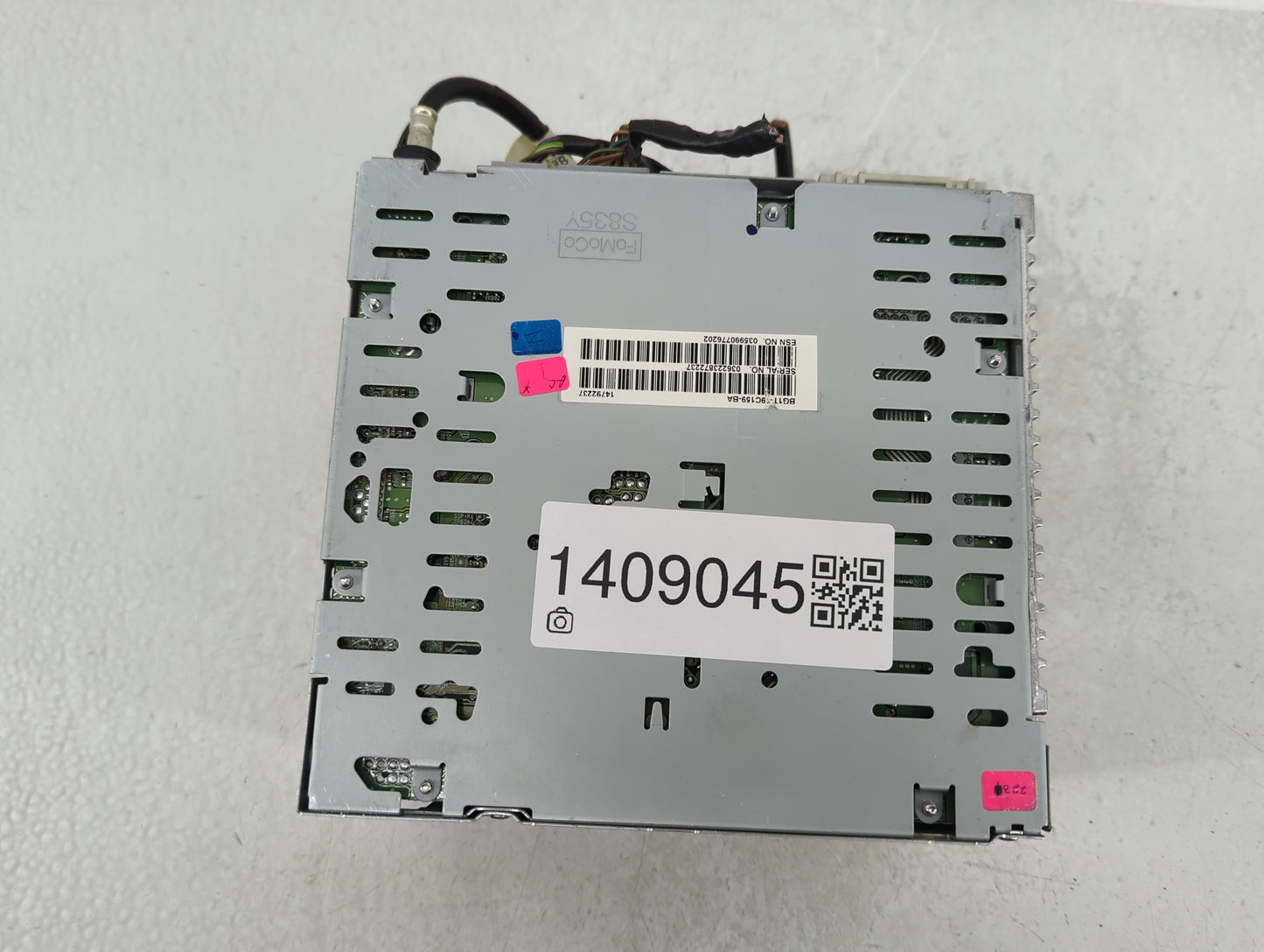 2011-2012 Ford Taurus Radio AM FM Cd Player Receiver Replacement P/N:BG1T-19C159-BA Fits Fits 2011 2012 OEM Used Auto Parts 