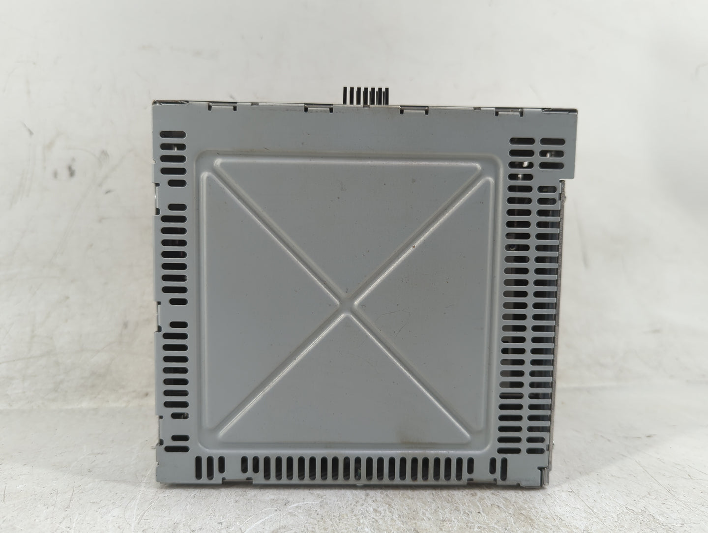 2011-2012 Ford Taurus Radio AM FM Cd Player Receiver Replacement P/N:BG1T-19C157-AA Fits Fits 2011 2012 OEM Used Auto Parts 