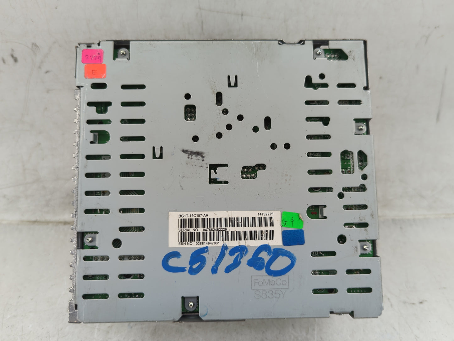 2011-2012 Ford Taurus Radio AM FM Cd Player Receiver Replacement P/N:BG1T-19C157-AA Fits Fits 2011 2012 OEM Used Auto Parts 