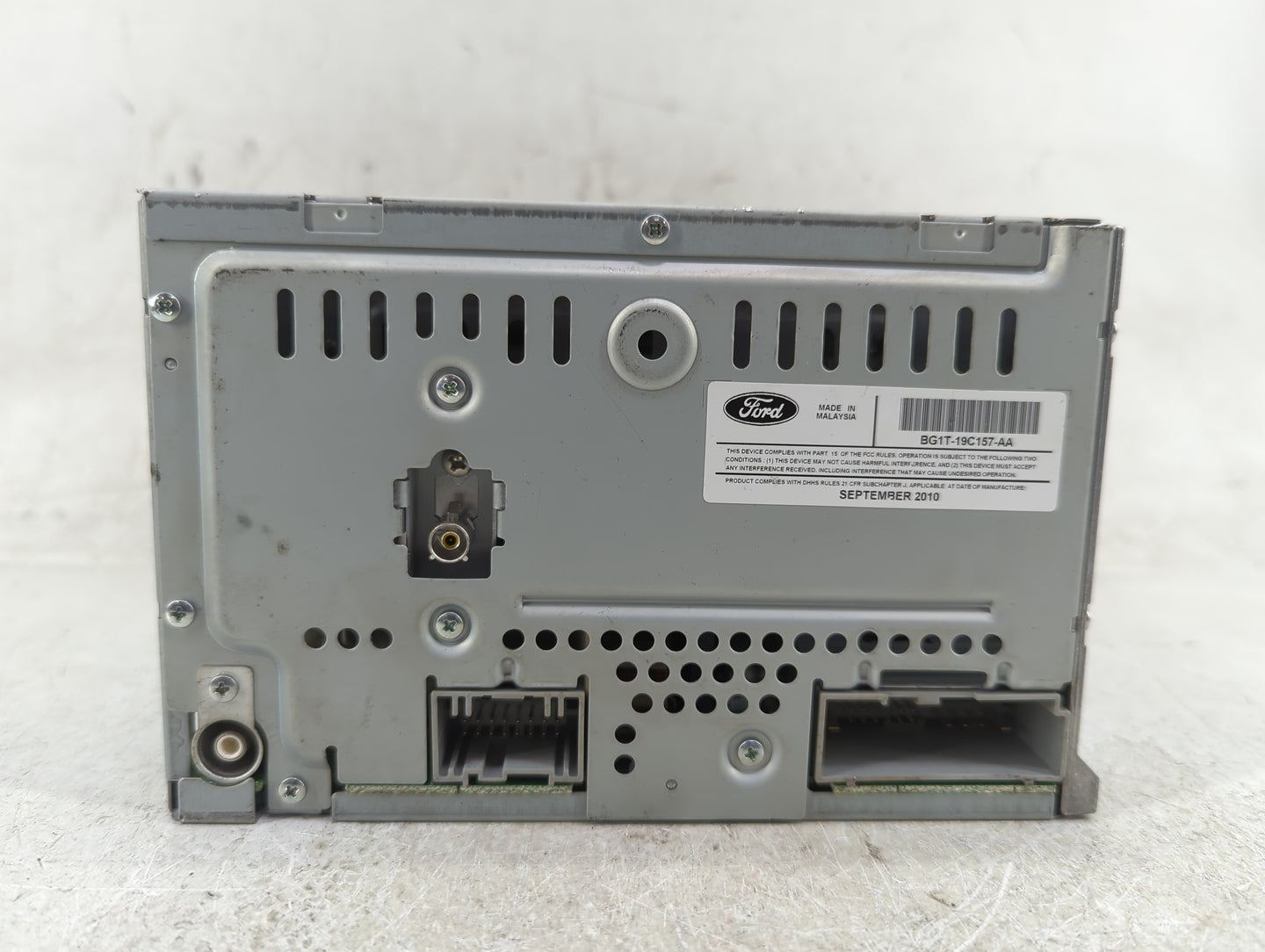 2011-2012 Ford Taurus Radio AM FM Cd Player Receiver Replacement P/N:BG1T-19C157-AA Fits Fits 2011 2012 OEM Used Auto Parts 