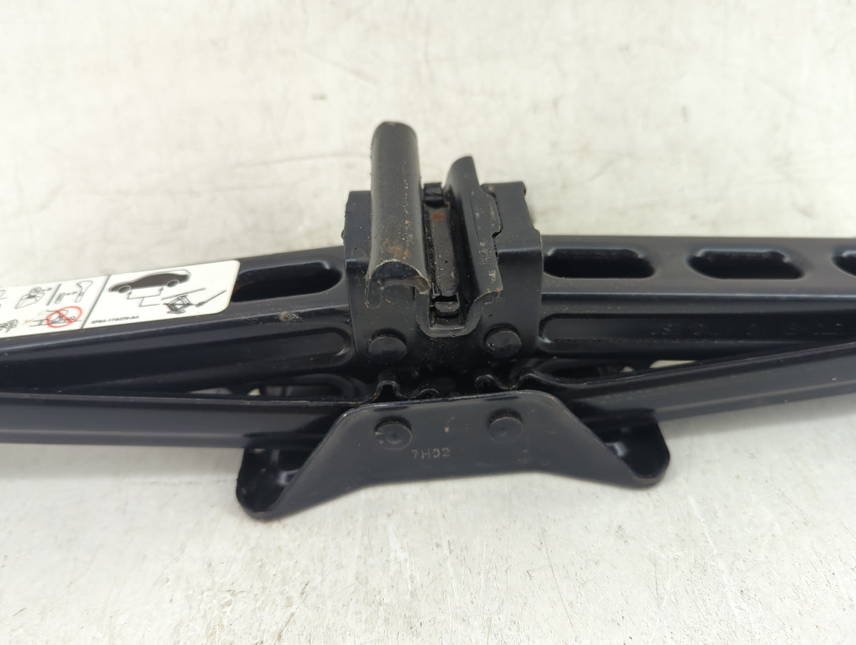 2011 Ford Taurus Spare Scissor Car Jack 1416023 - Oemusedautoparts1.com