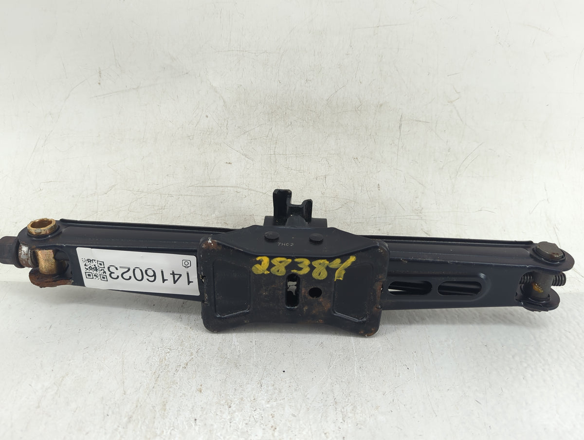 2011 Ford Taurus Spare Scissor Car Jack 1416023 - Oemusedautoparts1.com