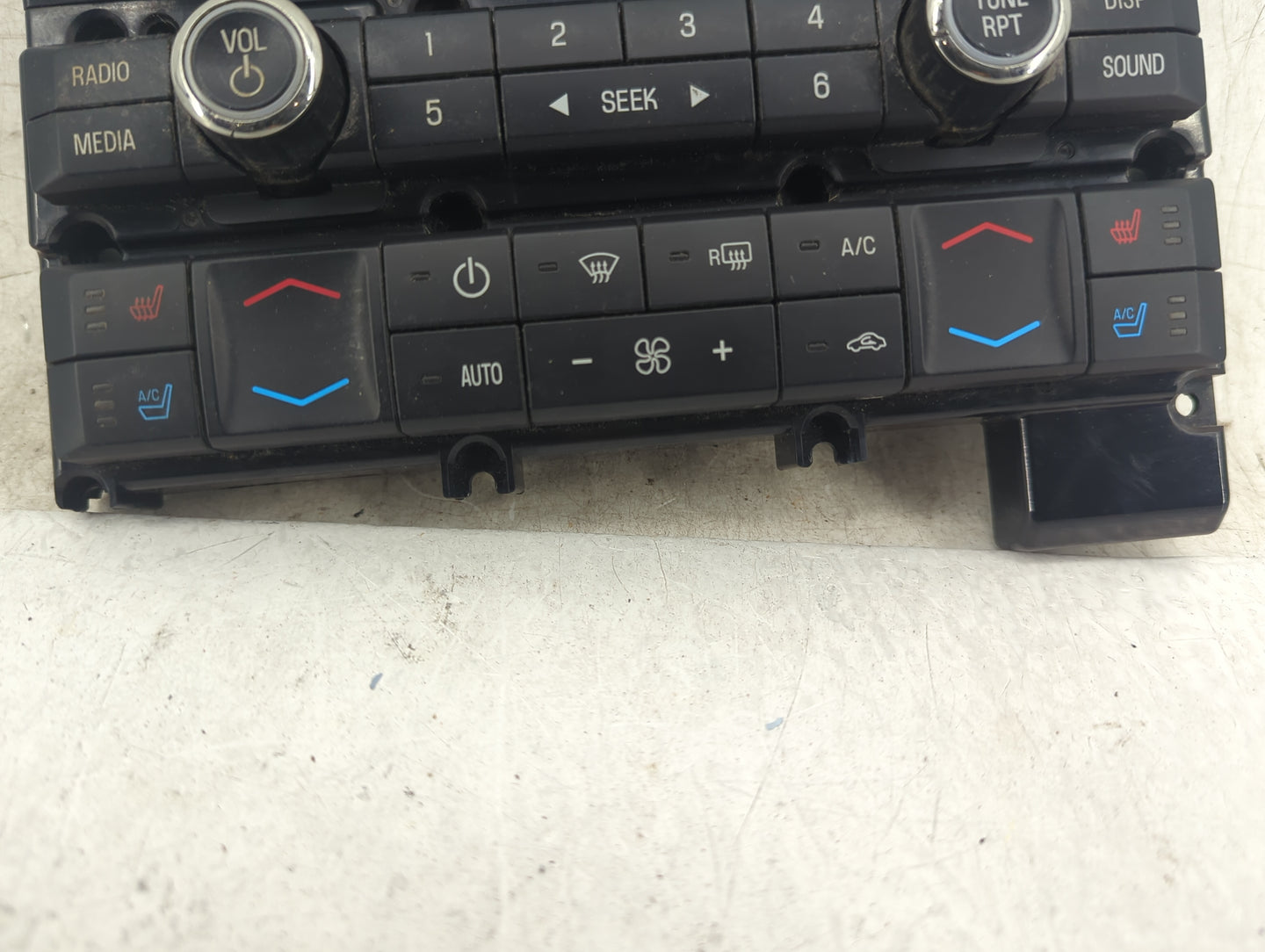 2010-2011 Ford Taurus Radio Control Panel - Oemusedautoparts1.com
