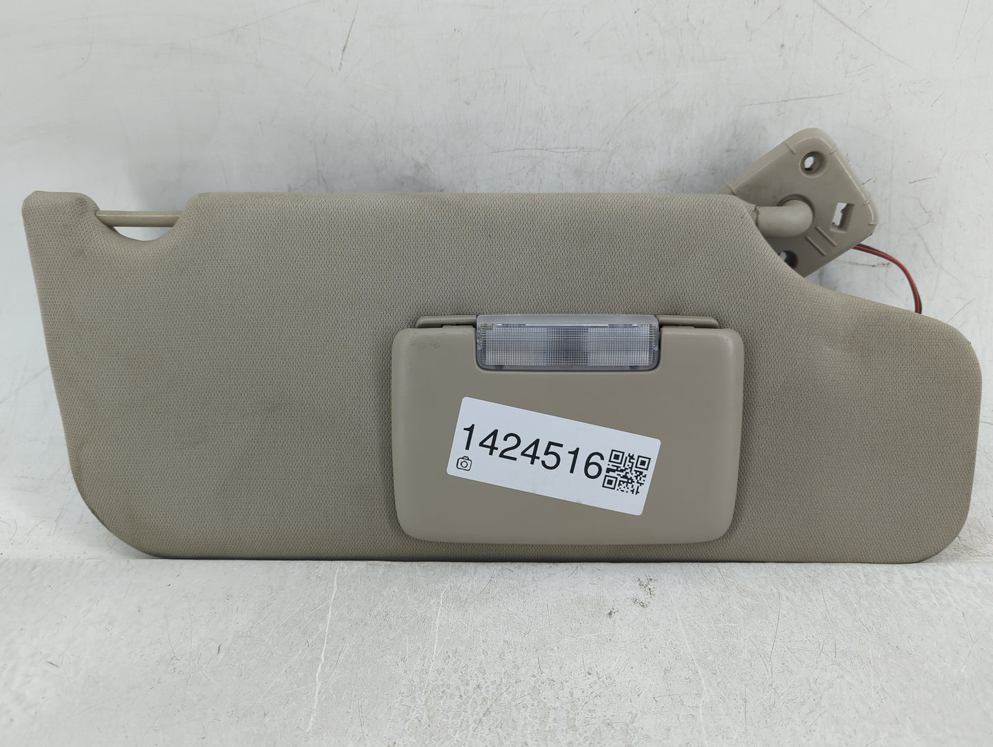 2010-2011 Ford Taurus Sun Visor Shade Replacement Passenger Right Mirror Fits Fits 2010 2011 OEM Used Auto Parts - Oemusedau