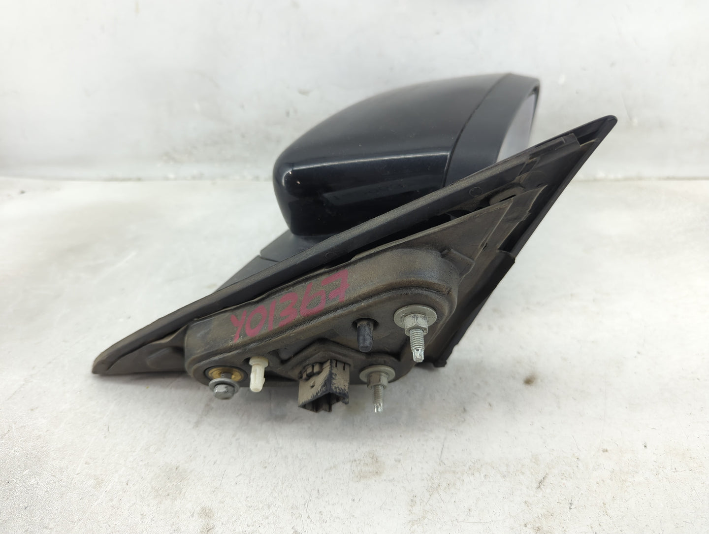 2010-2019 Ford Taurus Passenger Side View Mirror - Right Door Mirror OEM Used - Oemusedautoparts1.com