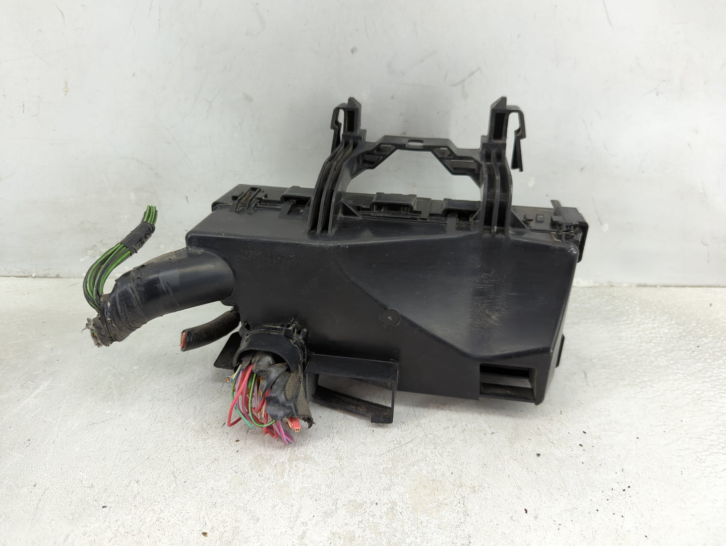 2010-2012 Ford Taurus Fusebox Fuse Box Panel Relay Module P/N:AG1T-14A003-AA Fits Fits 2010 2011 2012 OEM Used Auto Parts - 