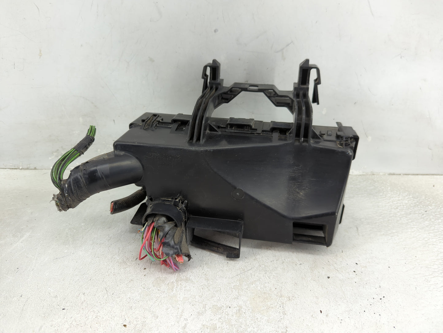 2010-2012 Ford Taurus Fusebox Fuse Box Panel Relay Module P/N:AG1T-14A003-AA Fits Fits 2010 2011 2012 OEM Used Auto Parts - 