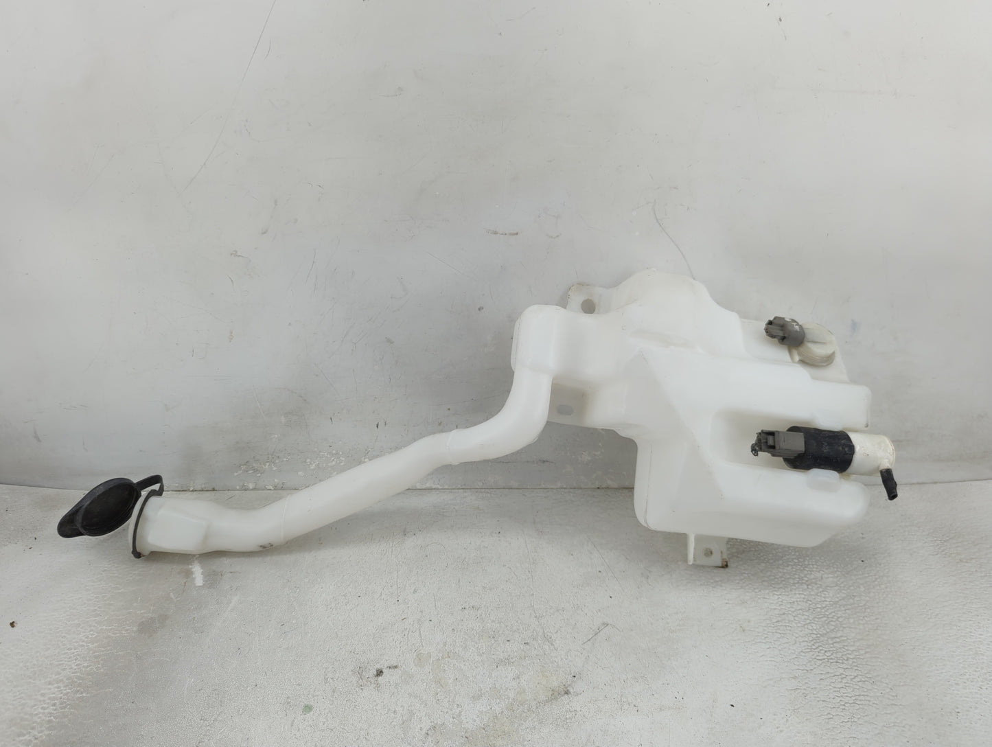2008-2013 Ford Taurus Windshield Washer Fluid Reservoir Bottle Oem - Oemusedautoparts1.com